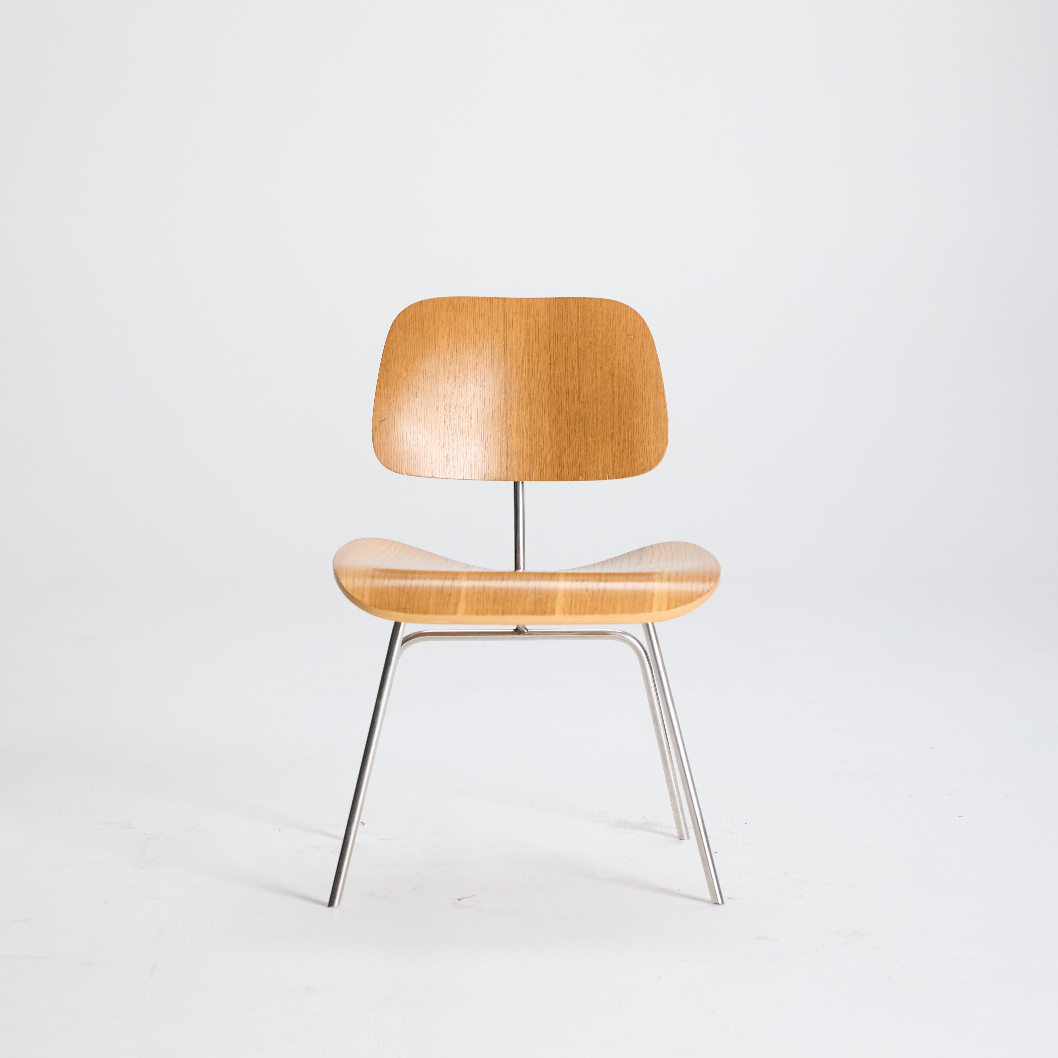 Eames Moulded Plywood Chair