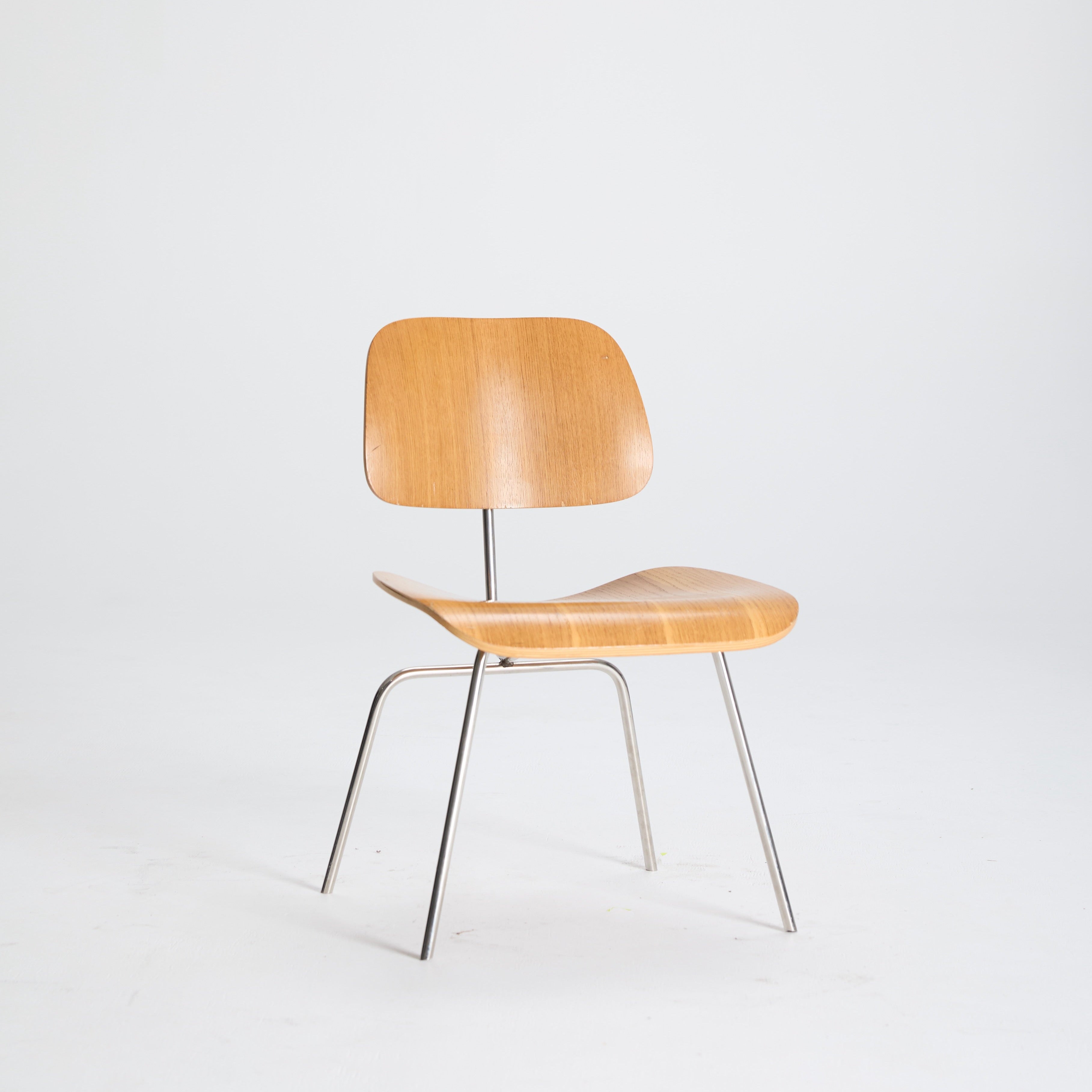 Eames Moulded Plywood Chair
