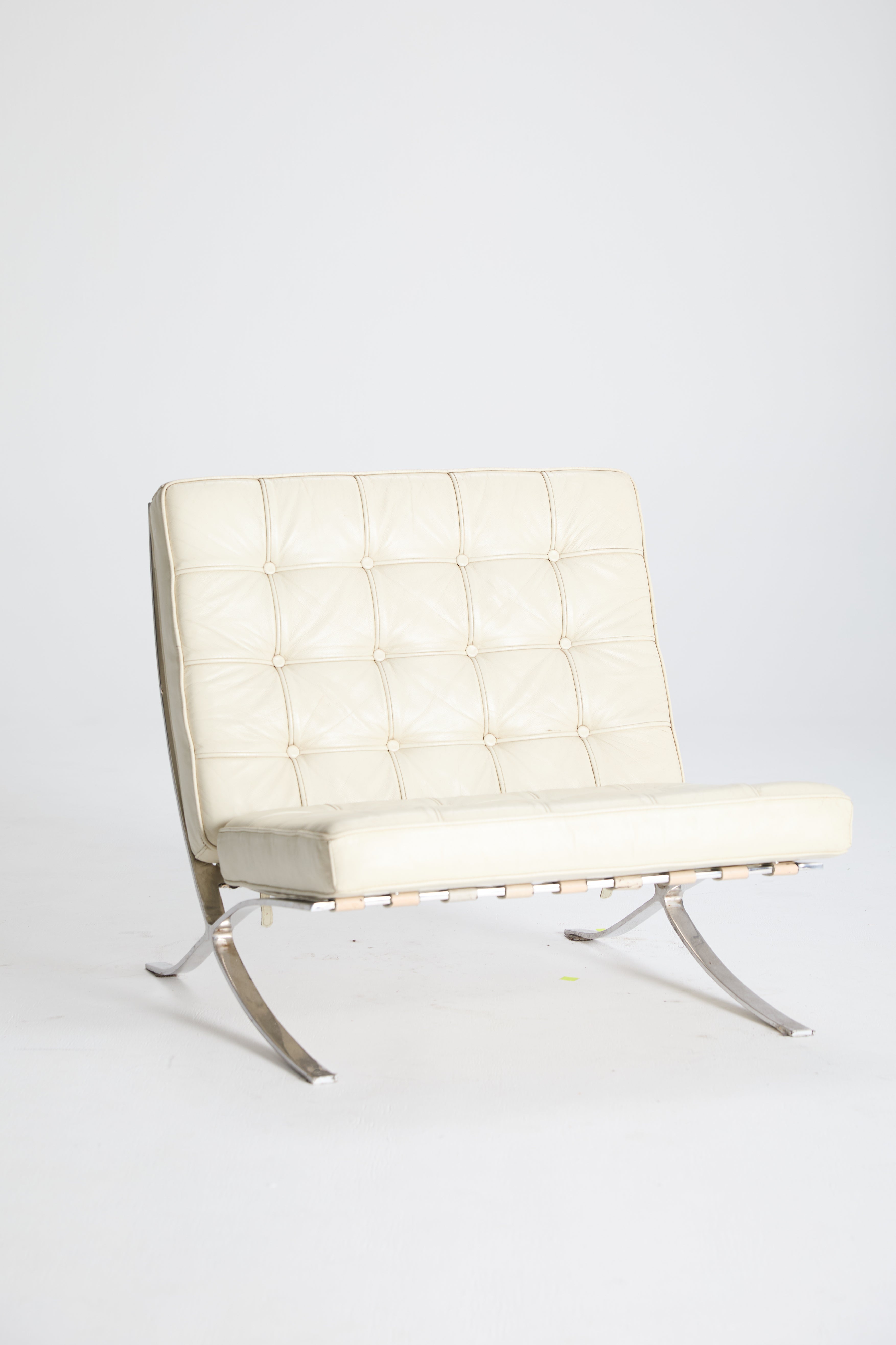 Mies van der Rohe Barcelona Leather Chair | White