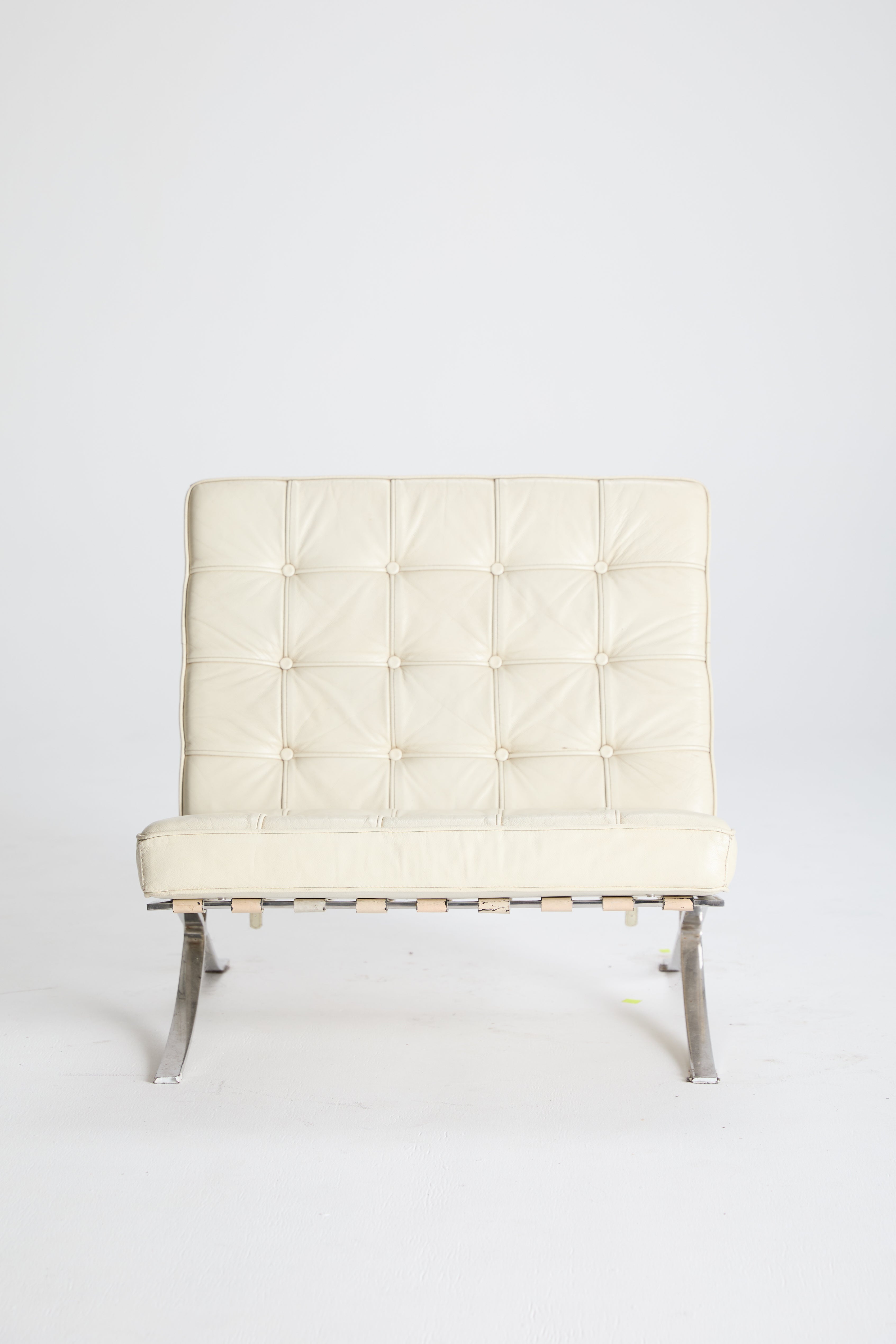 Mies van der Rohe Barcelona Leather Chair | White
